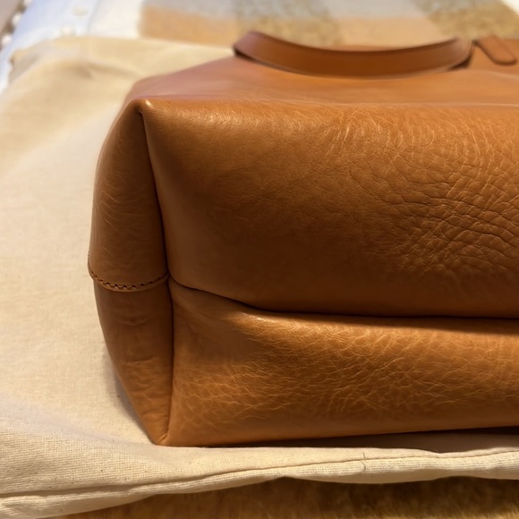 Sjaelv Leather Tote - Picture 11 of 14